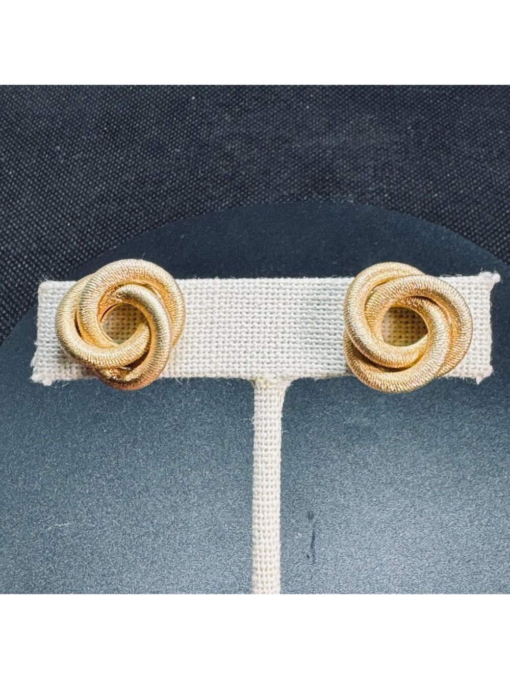 Sarah Coventry Triple Circle Clip On Earrings Gold Tone Size 0.75'' Diameter